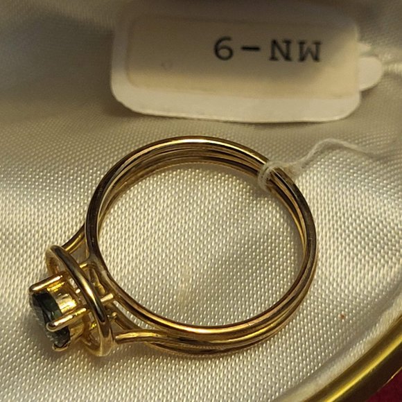 9K Gold Ring with gemstone - Picture 6 of 15